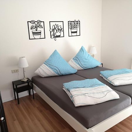 Familienfreundliche Ferienwohnung Mit Wohlfuehlbalkon Und Kostenlosem Parkplatz Nahe Messe Und Bodensee Meckenbeuren Kültér fotó