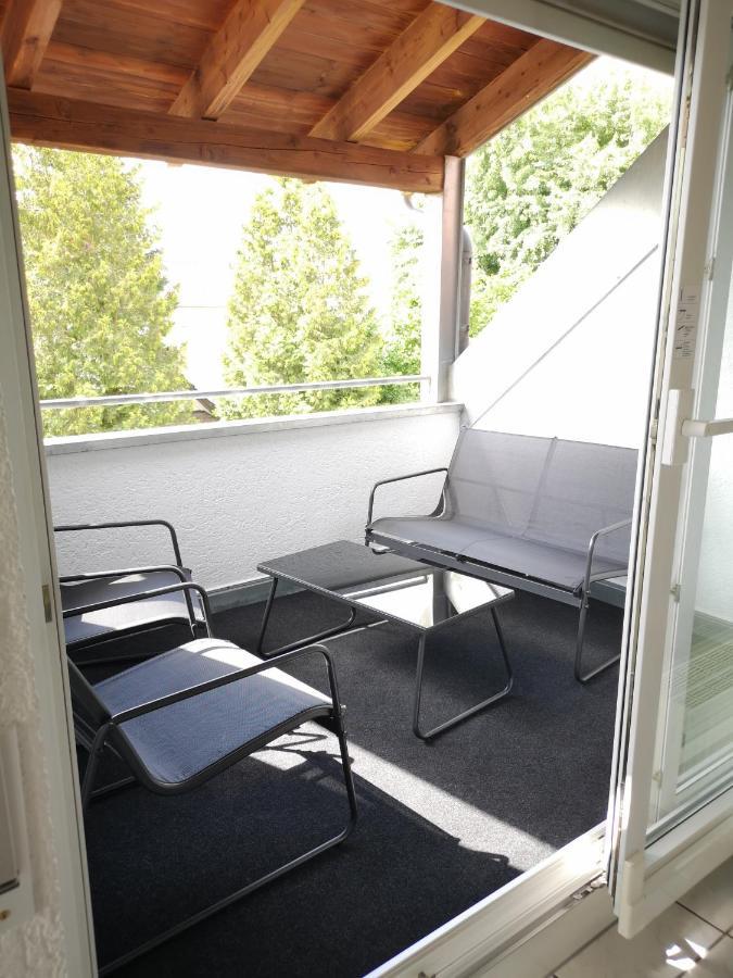 Familienfreundliche Ferienwohnung Mit Wohlfuehlbalkon Und Kostenlosem Parkplatz Nahe Messe Und Bodensee Meckenbeuren Kültér fotó